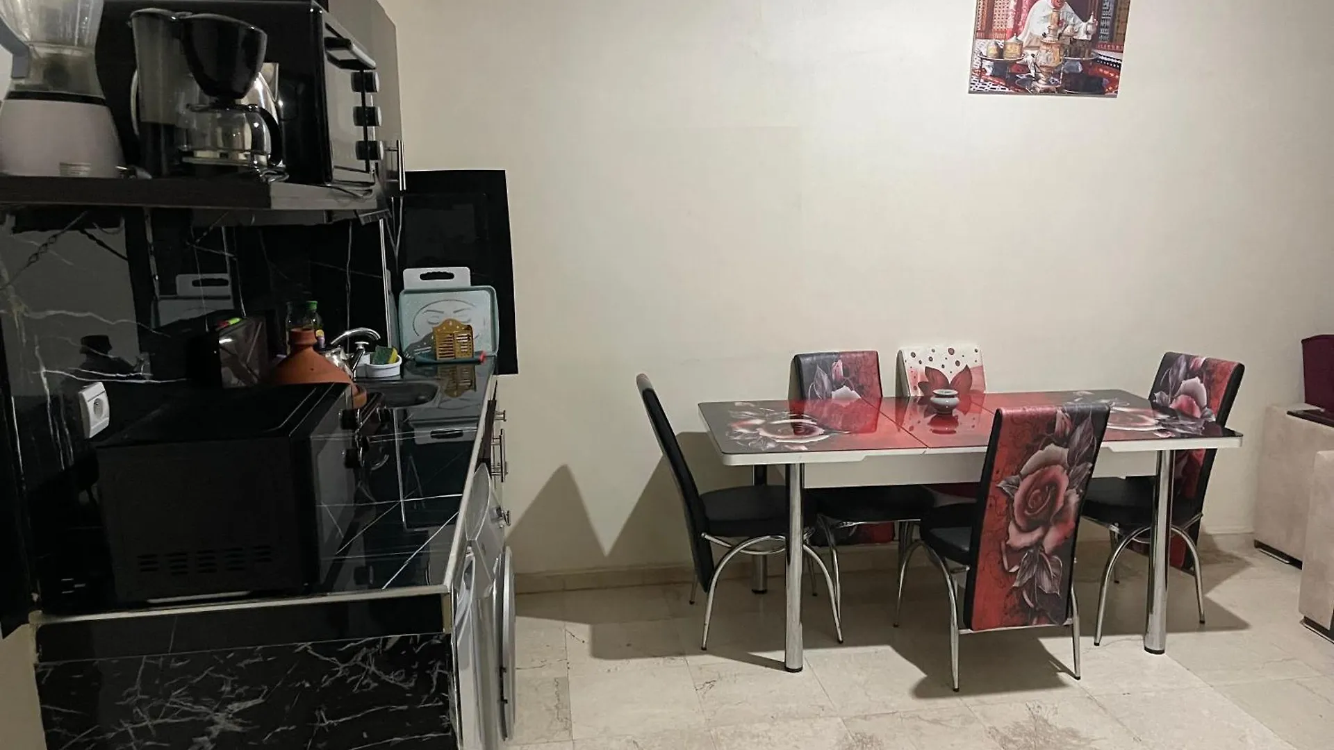 Apartamento 1Er Etage Numero 5 Avec Balcon Pour Famille Marraquexe Marrocos