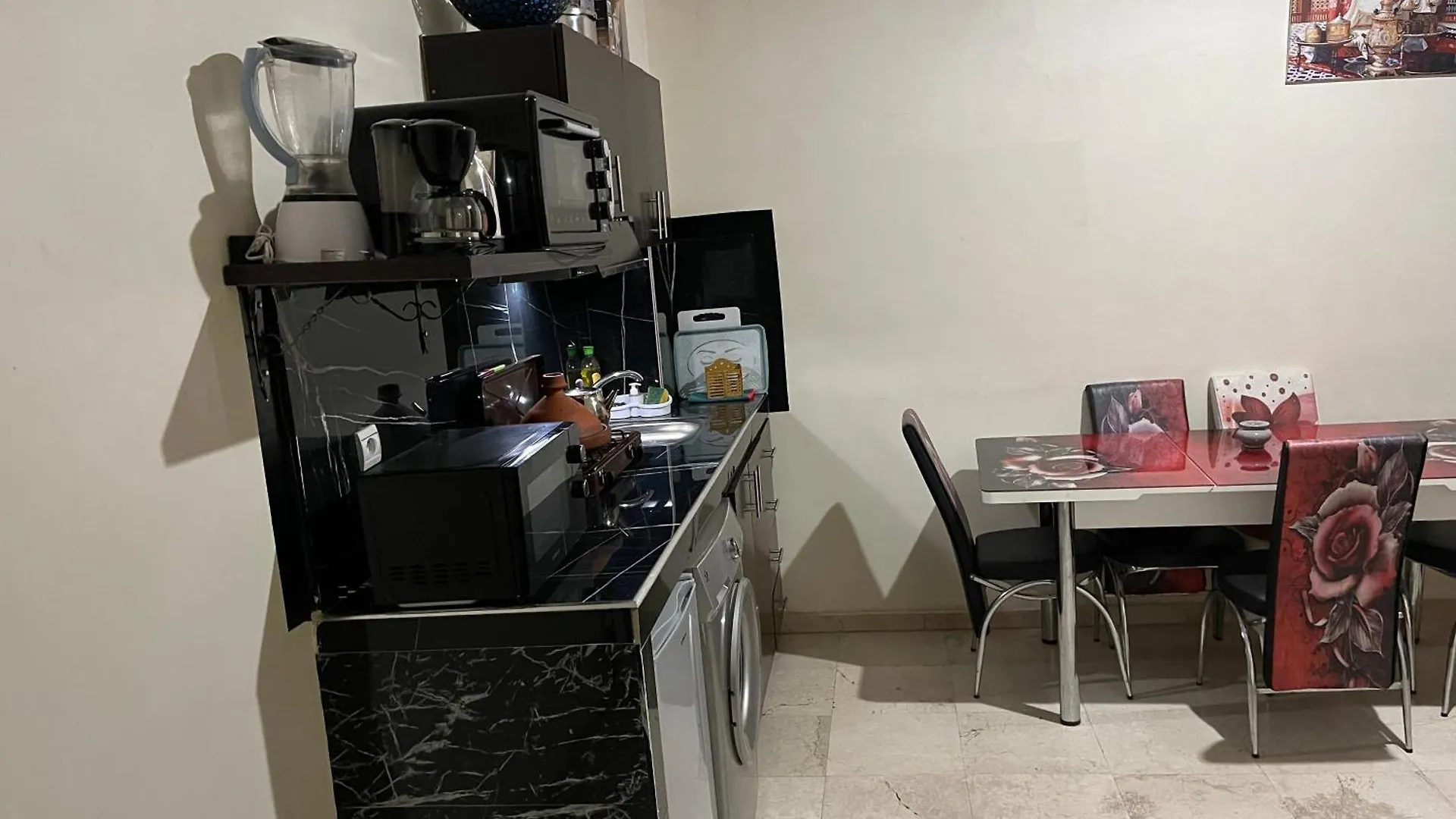 1Er Etage Numero 5 Avec Balcon Pour Famille Marraquexe Apartamento